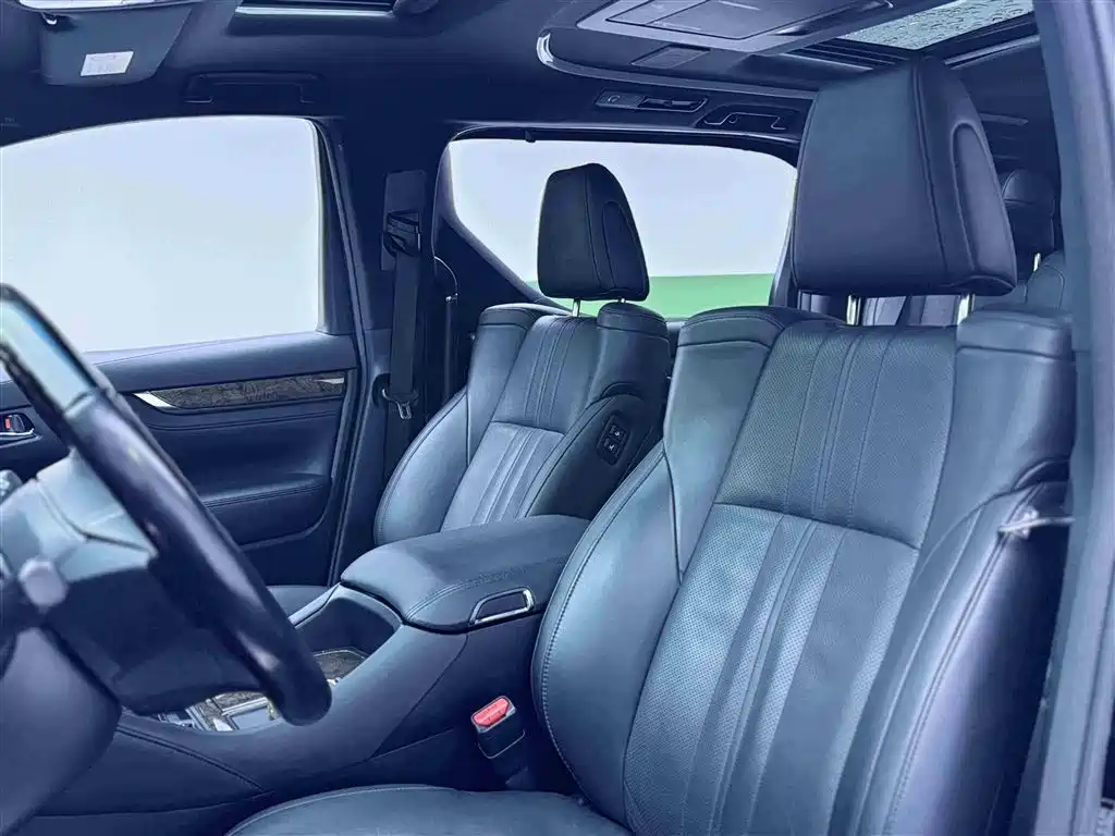 Toyota Alphard 2021 Hybrid 2.5L Ultimate фото 4
