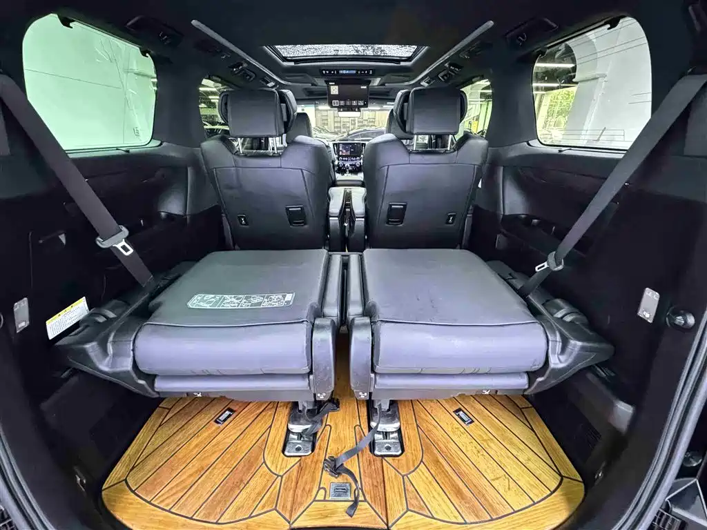 Toyota Alphard 2021 Hybrid 2.5L Ultimate фото 25