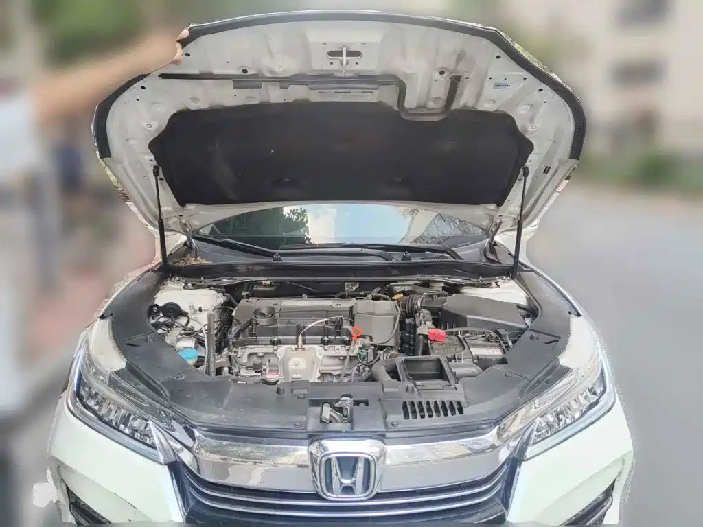 Фото 3 - Honda Accord