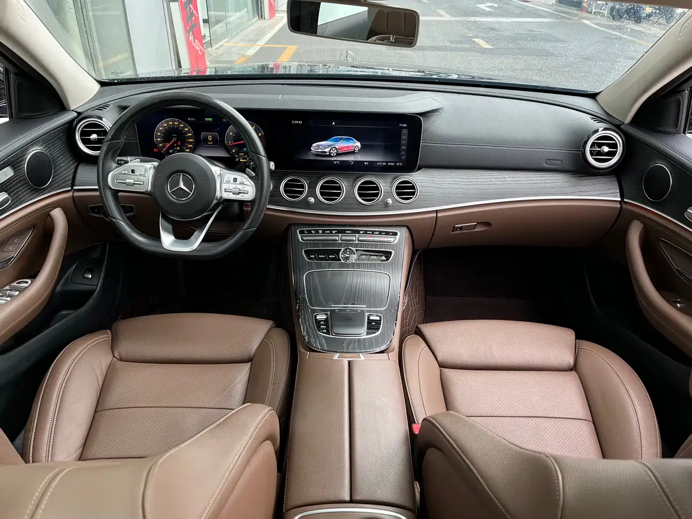 Mercedes-Benz E-Class 2020 Model E 260 L Sport фото 13