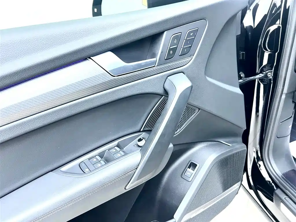 Audi Q5L 2022 Facelift 45T Luxury Dynamic фото 20