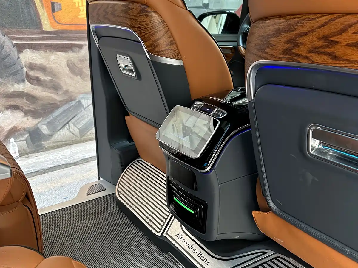 Mercedes-Benz V-Class 2022 V 260 L Long Wheelbase Luxury Edition фото 7