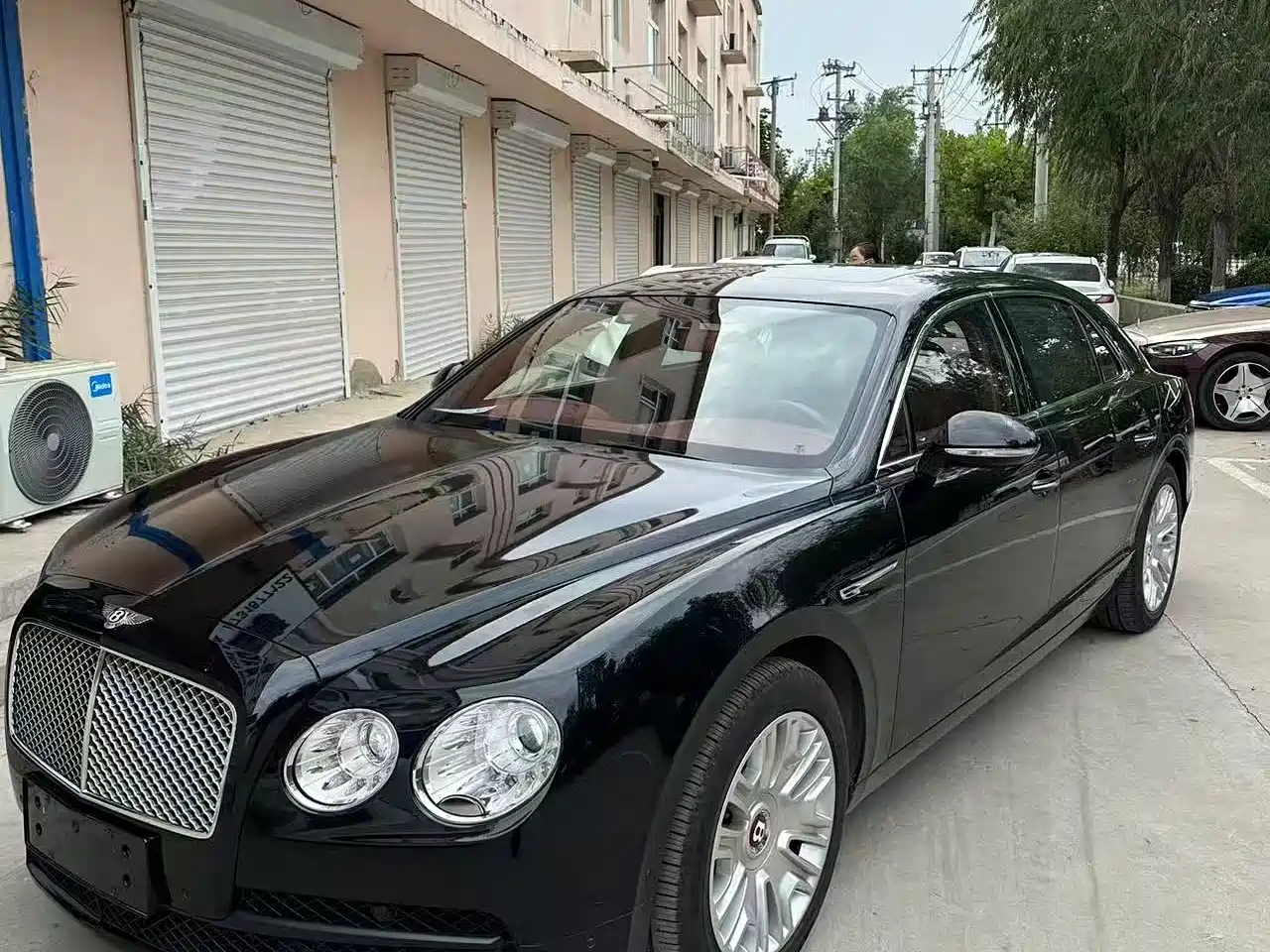 Photo 1 - Bentley Flying Spur