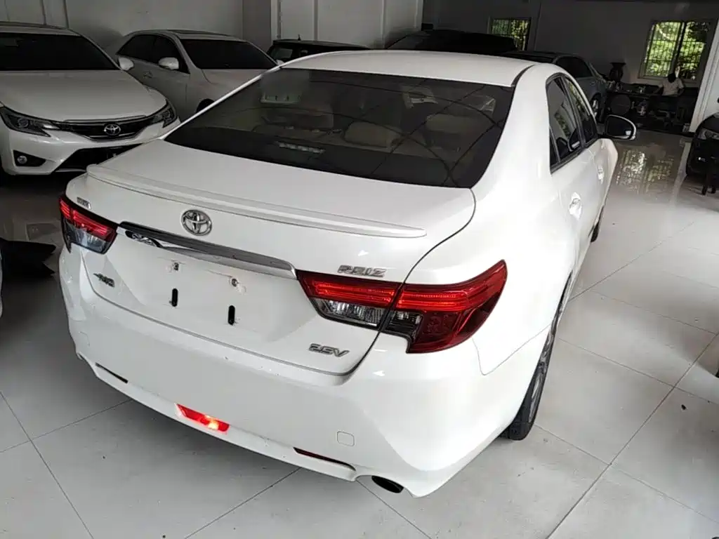 Toyota Reiz 2016 2013 2.5V Premium Edition
