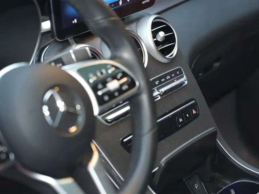 Mercedes-Benz GLC Coupe 2021 GLC 300 4MATIC Coupe SUV фото 14