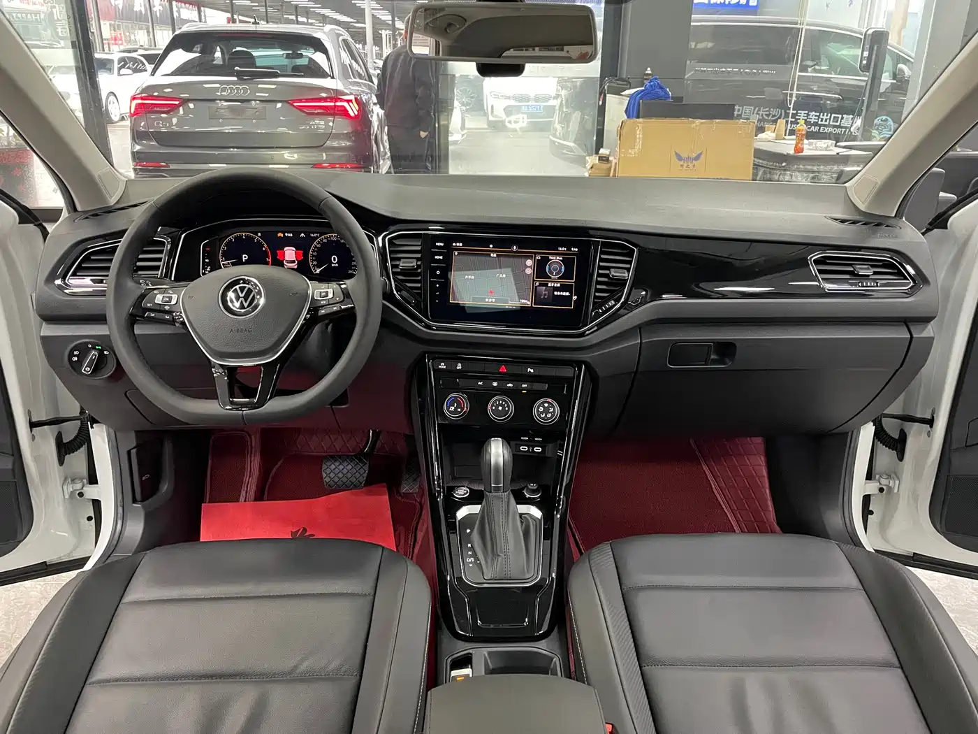 VOLKSWAGEN T-ROC EXPLORING SONGS