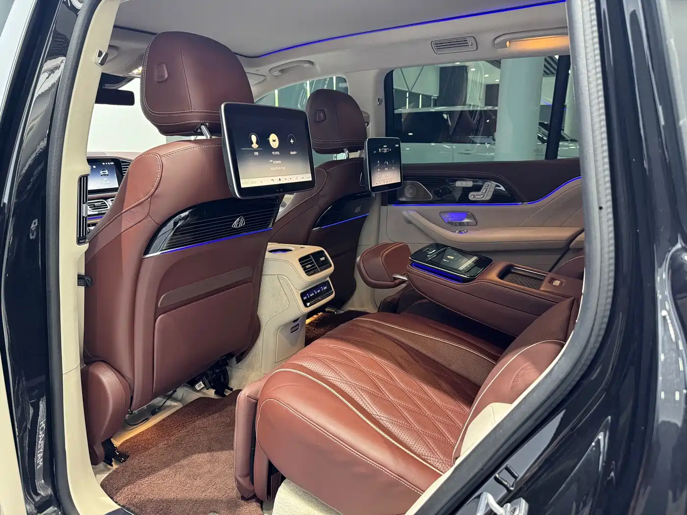 Mercedes-Benz Maybach GLS 2024 GLS 480 4MATIC фото 18