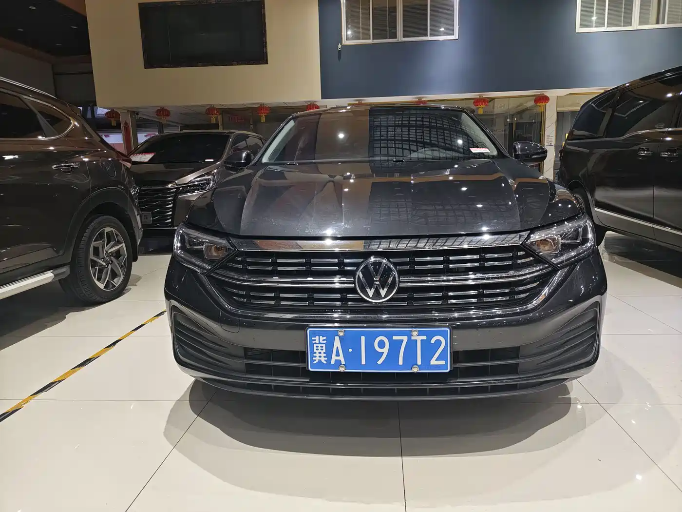 VOLKSWAGEN SAGITAR