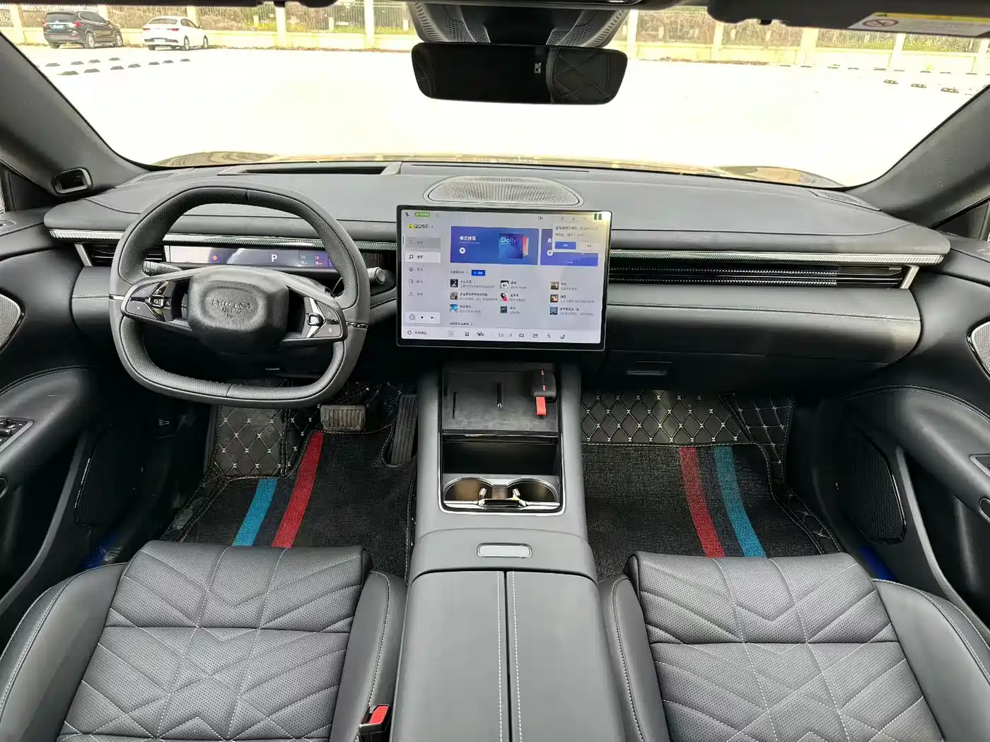 Lynk & Co 10 EM-P 2025 Model 120km Base Version фото 6