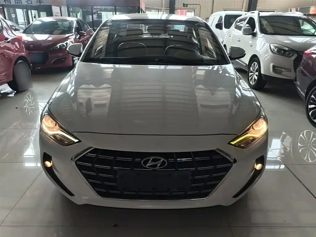 Hyundai Elantra 2019 1.5L CVT Smart Elite фото 3