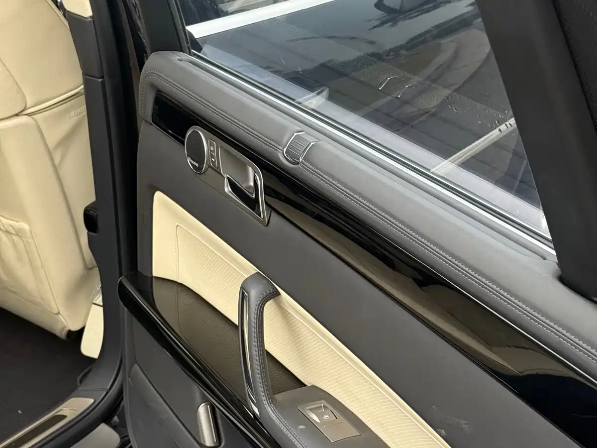 Volkswagen Phaeton 2013 4.2L Poltrona Frau Edition фото 15