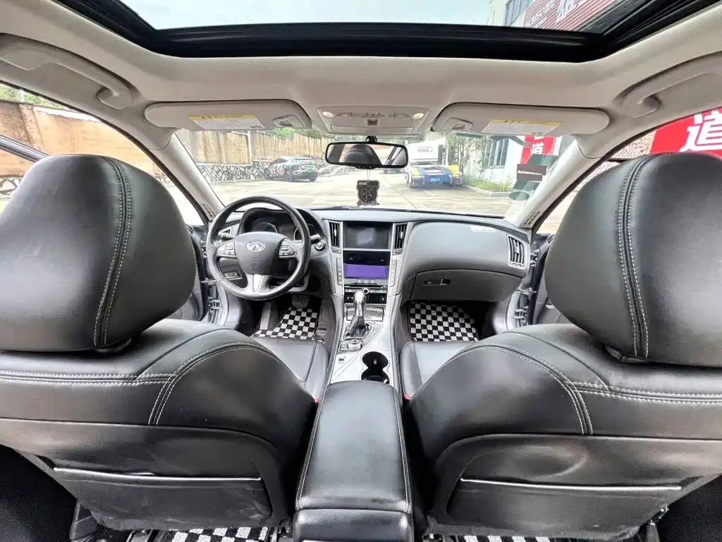 Фото 16 - Infiniti Q50