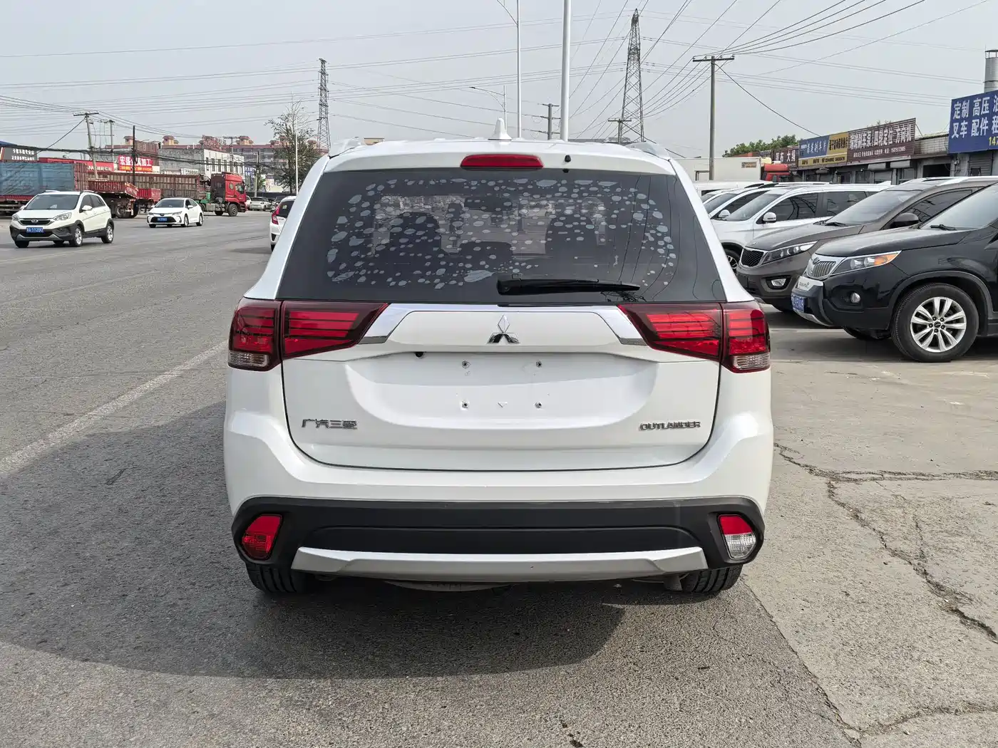 MITSUBISHI OUTLANDER