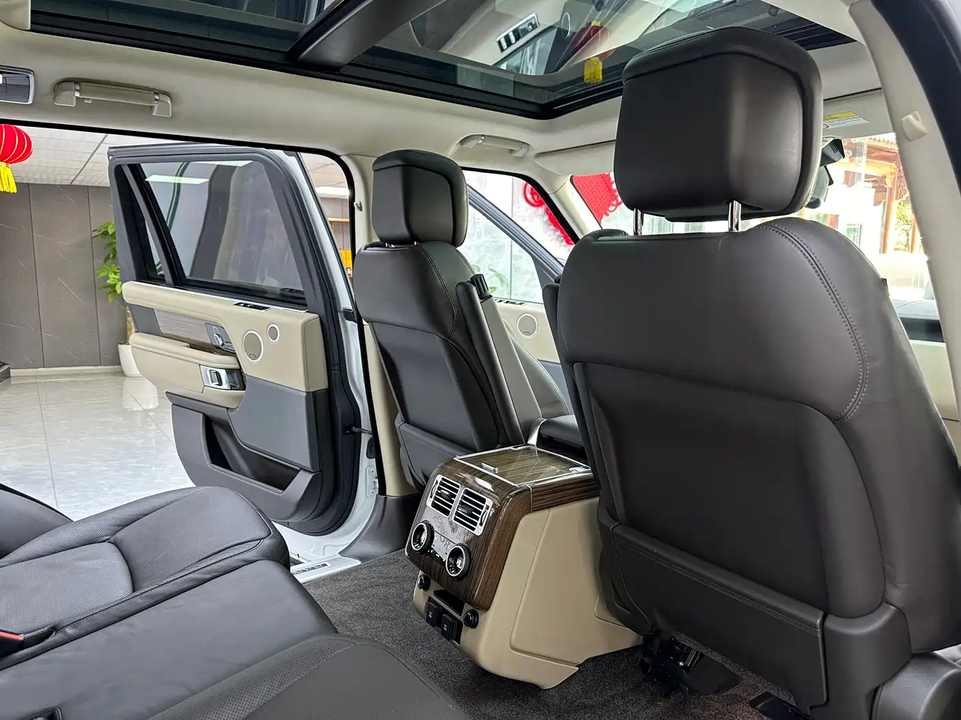 Land Rover Range Rover 2018 3.0 SC V6 Vogue Heritage Extended Edition фото 14