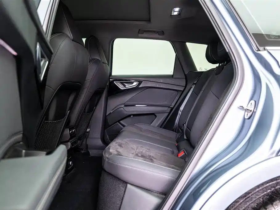 Audi Q4 e-tron 2023 50 e-tron quattro Creation Edition фото 10
