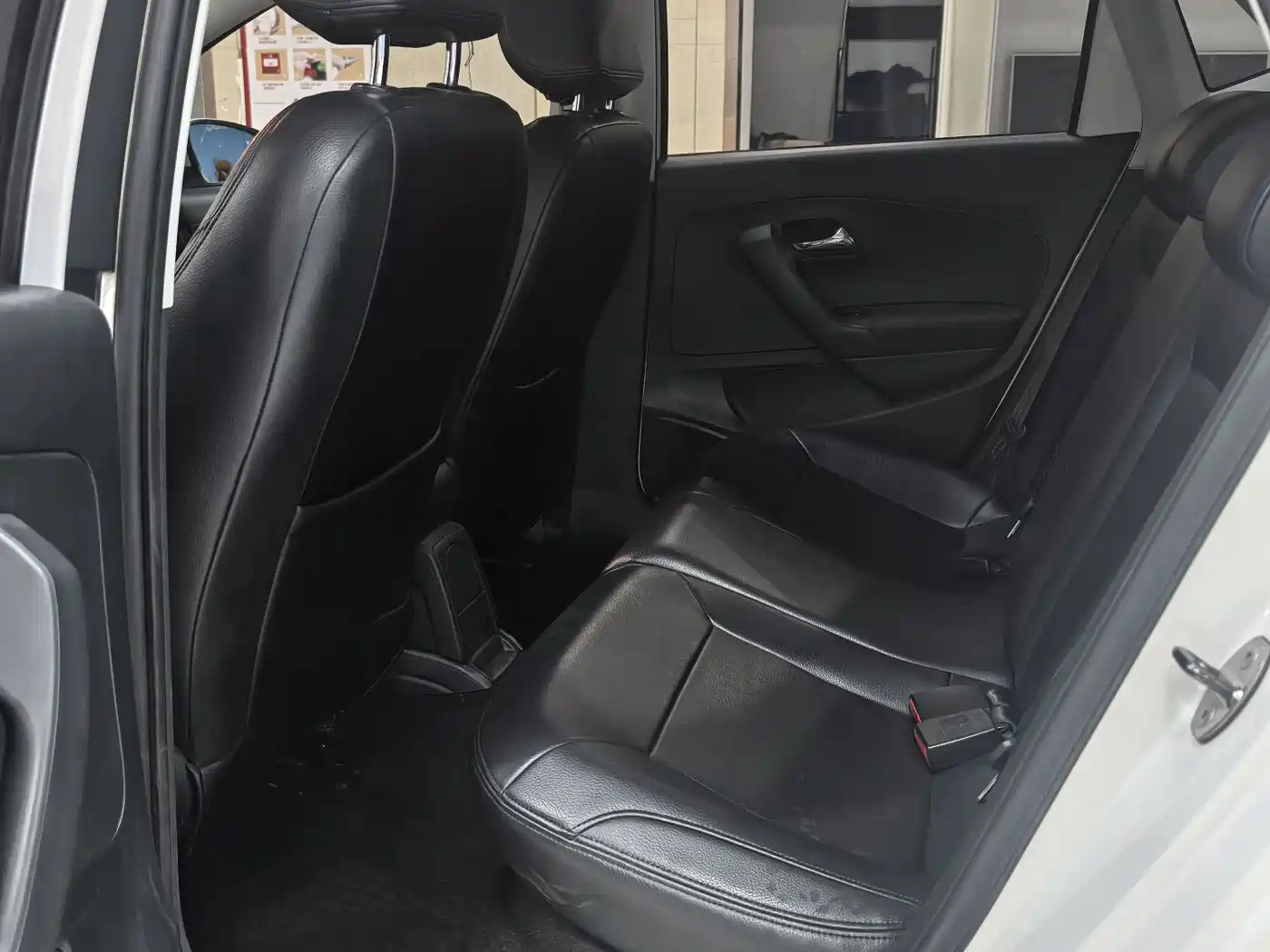 Volkswagen Polo 2014 1.4L Automatic Comfort Edition фото 8