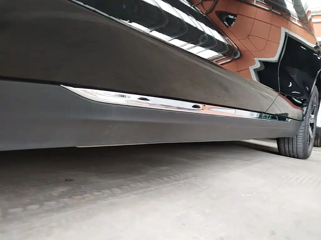 Hongqi E-QM5 2023 Facelift Basic Travel Edition фото 22