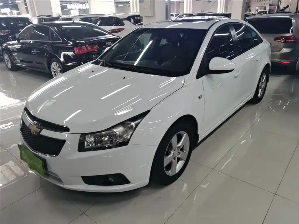 Chevrolet Cruze 2014 1.6L SL Million Commemorative Edition MT фото 2