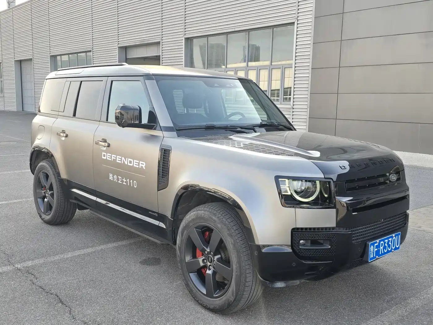 Land Rover Defender 2025 110 3.0T P400 X фото 7