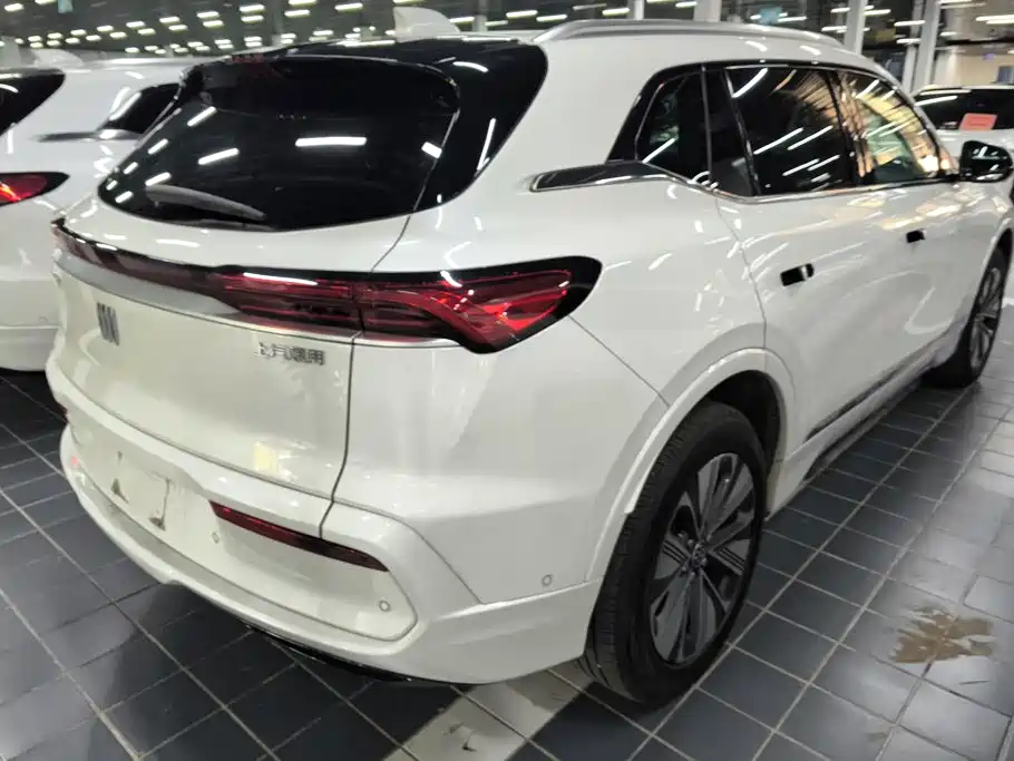 2025 Buick E5