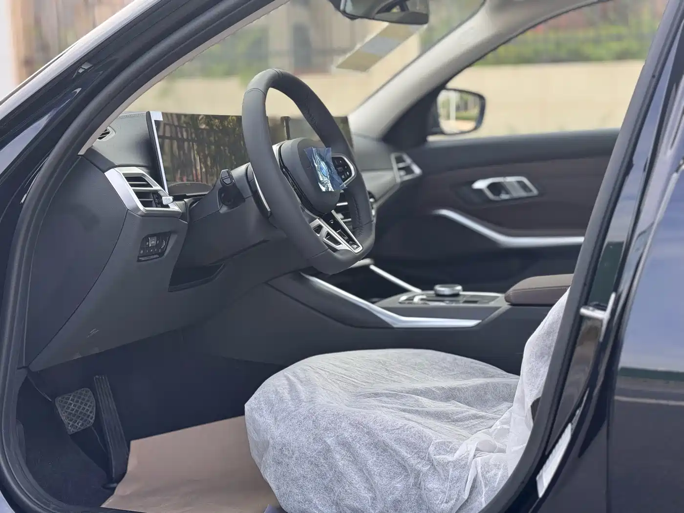 BMW 3 Series 2026 325i M Sport Package фото 4