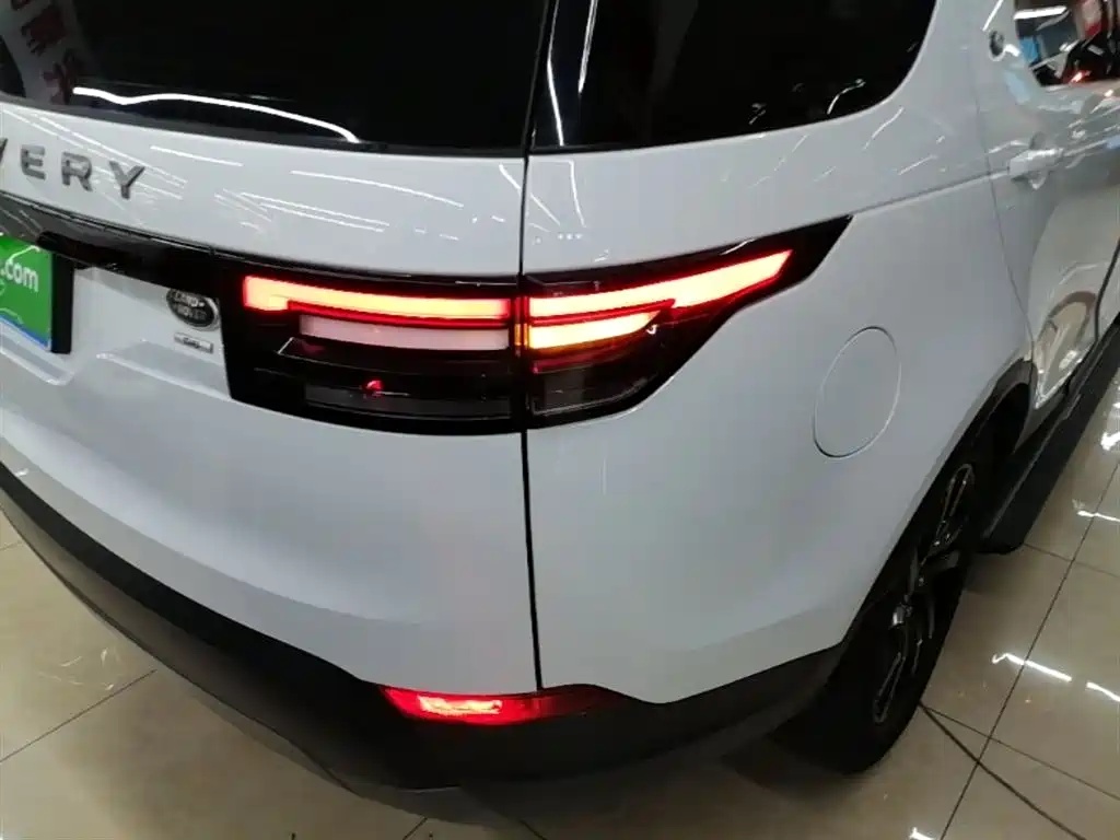 Land Rover Discovery 2019 3.0 SC V6 SE фото 8