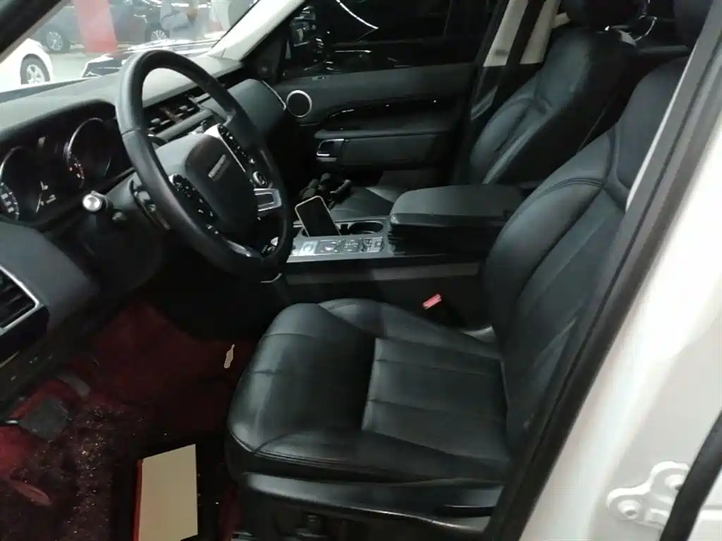 Land Rover Discovery 2019 3.0 SC V6 SE фото 15