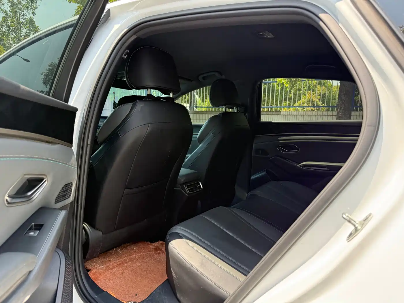 BYD Qin L 2024 DM-i 80KM Leading Edition фото 8