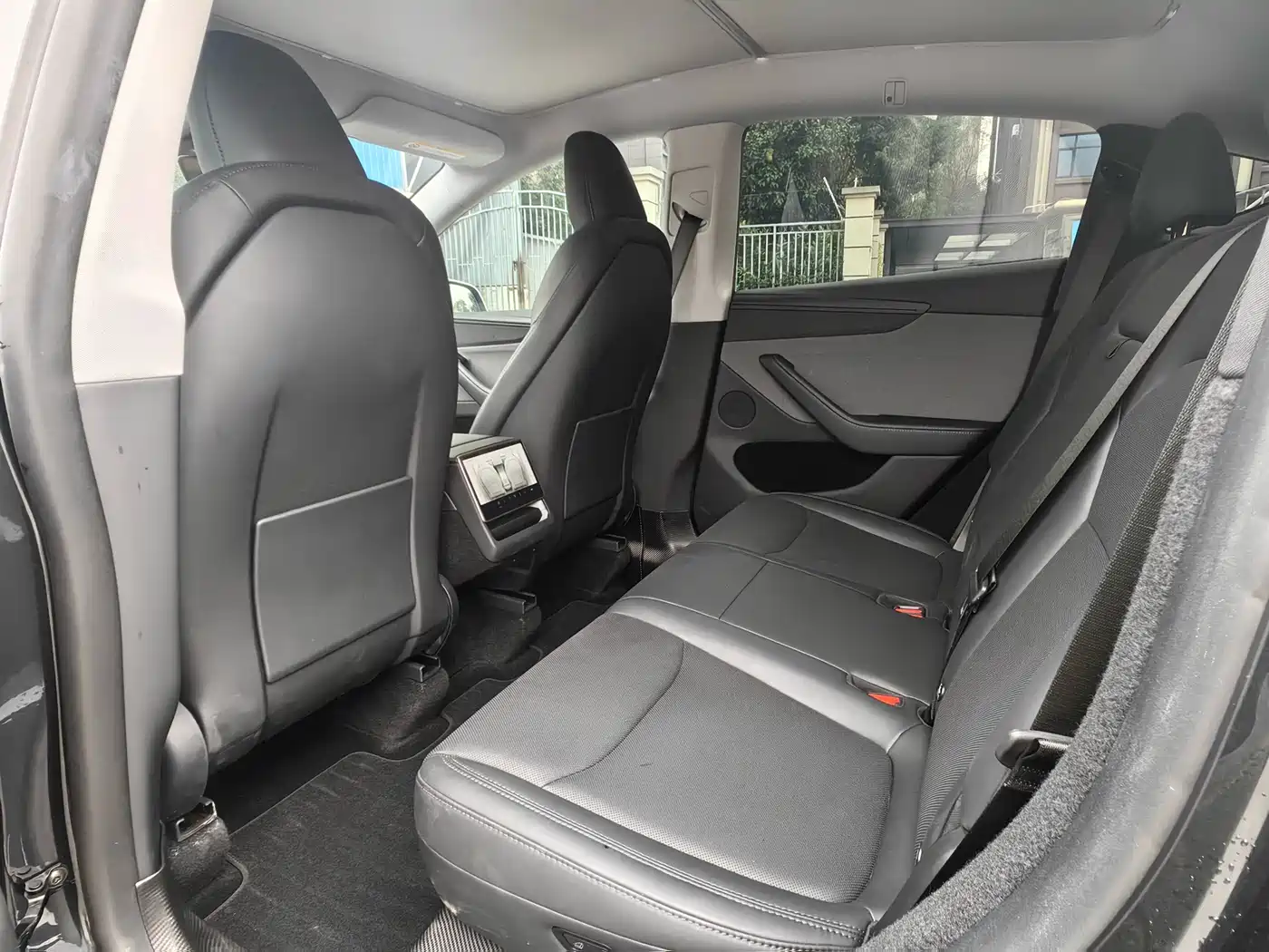 Tesla Model Y 2025 Rear-Wheel Drive фото 6