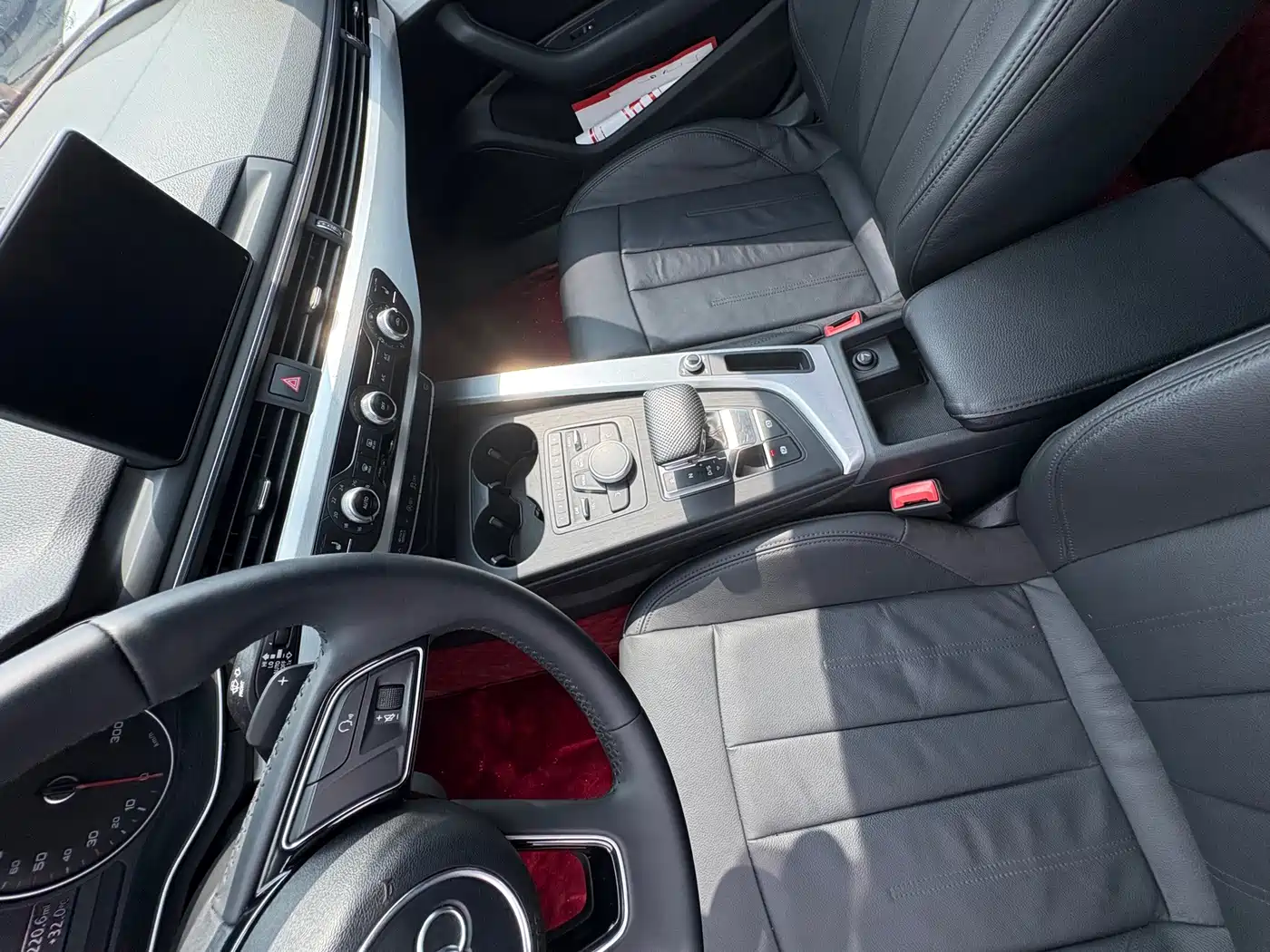 Фото 8 - Audi A4L