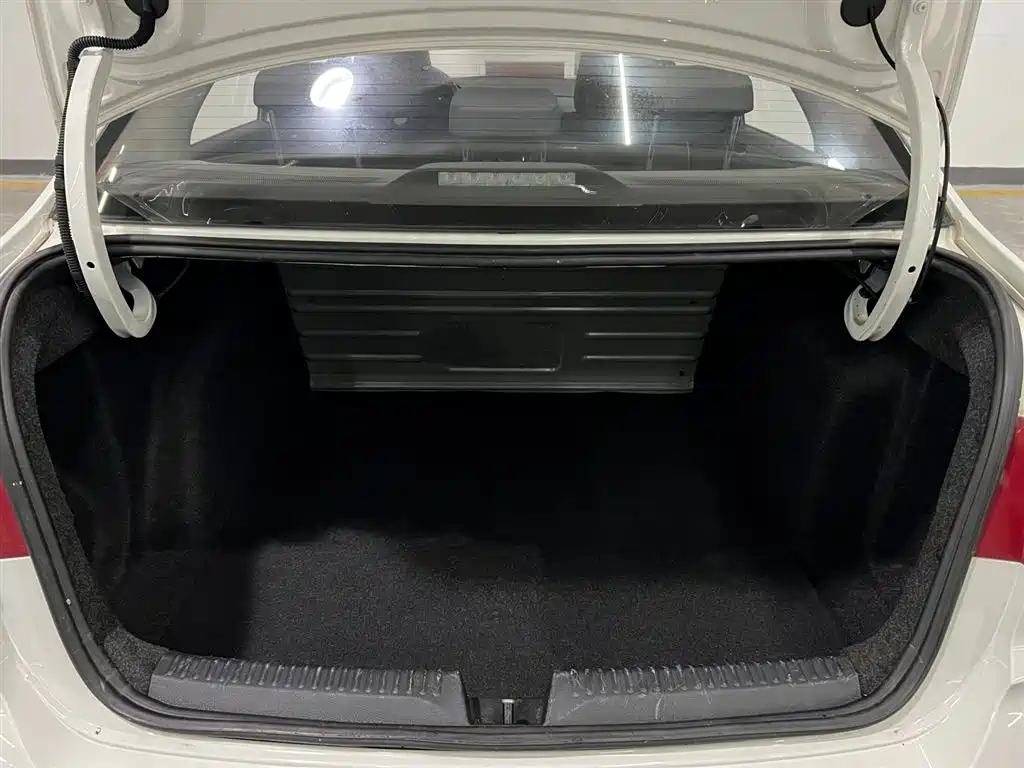 VOLKSWAGEN SANTANA