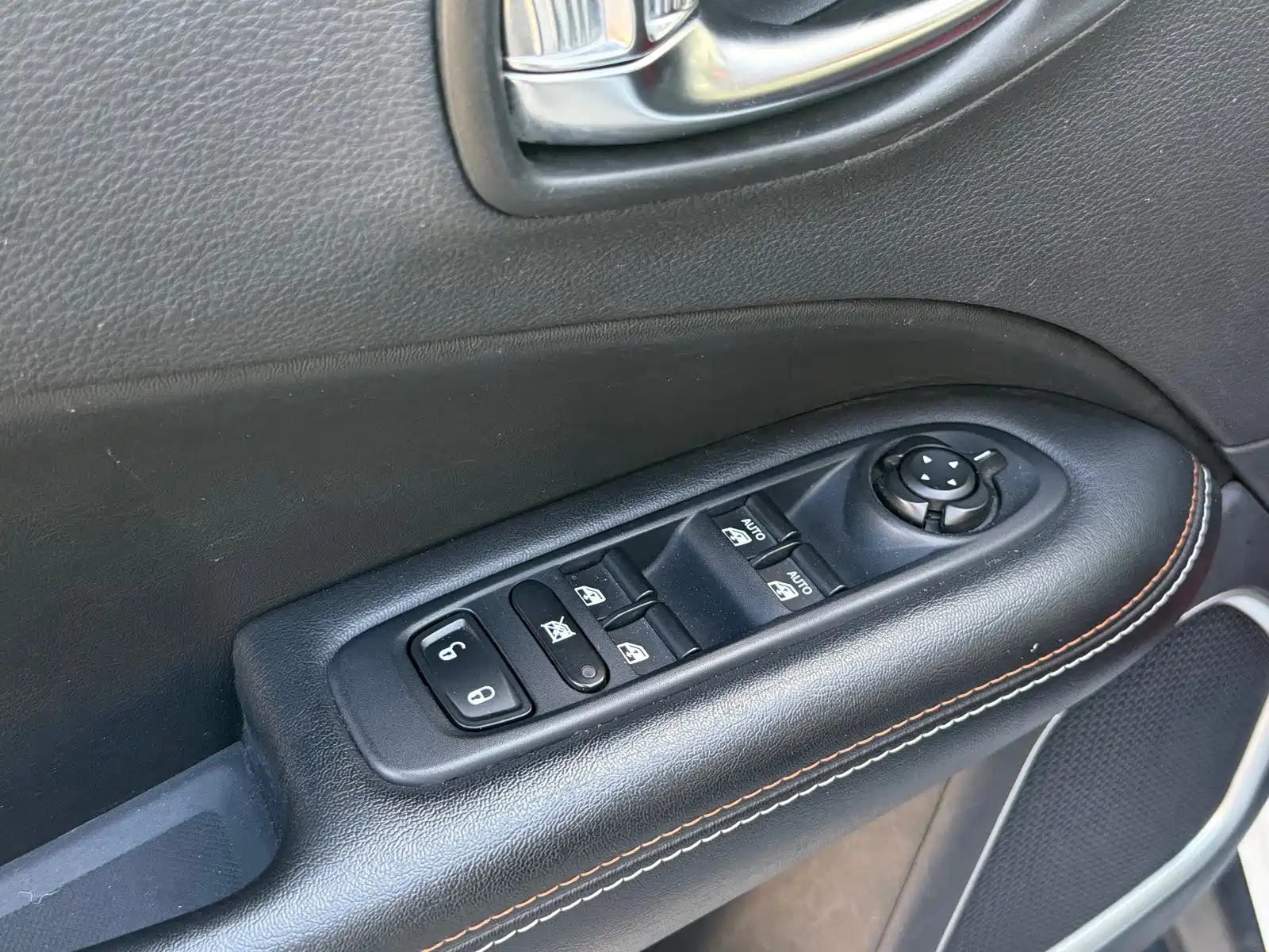 Фото 10 - Jeep Compass