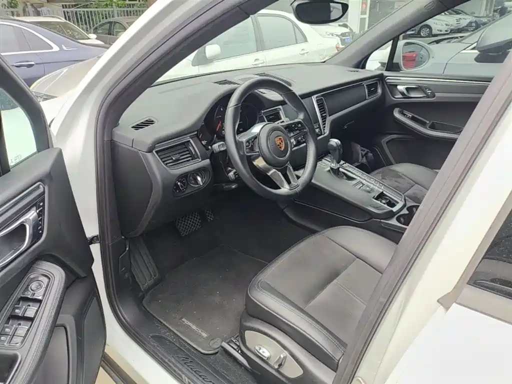 Porsche Macan 2017 Macan 2.0T фото 16