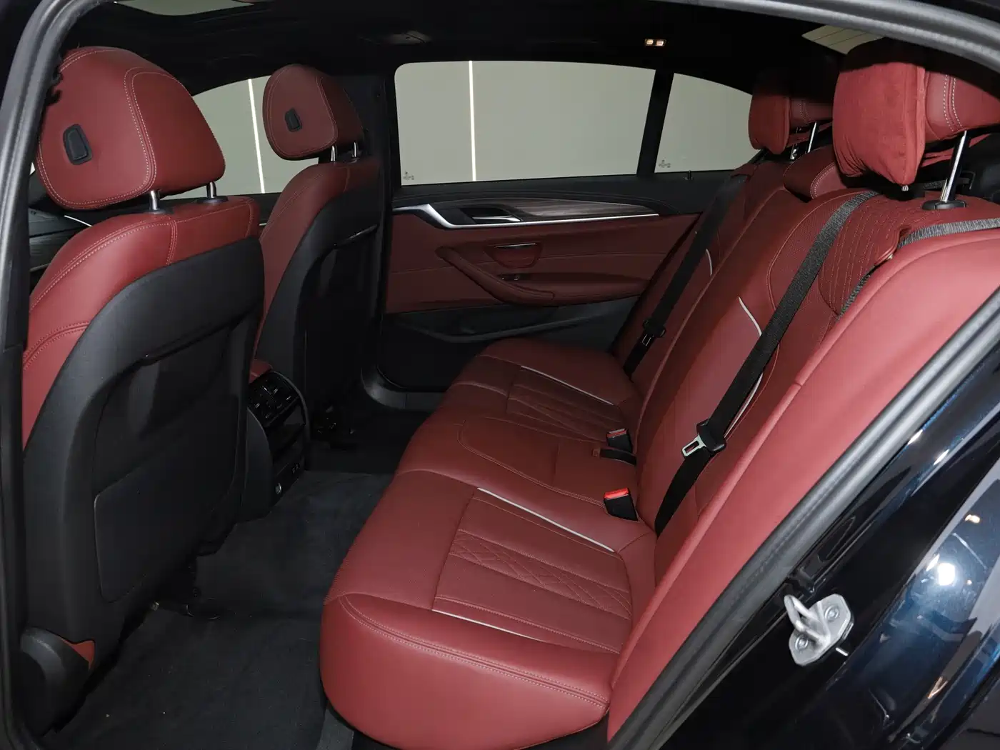 BMW 5 Series 2022 Facelift 530Li Leading M Sport Package фото 27