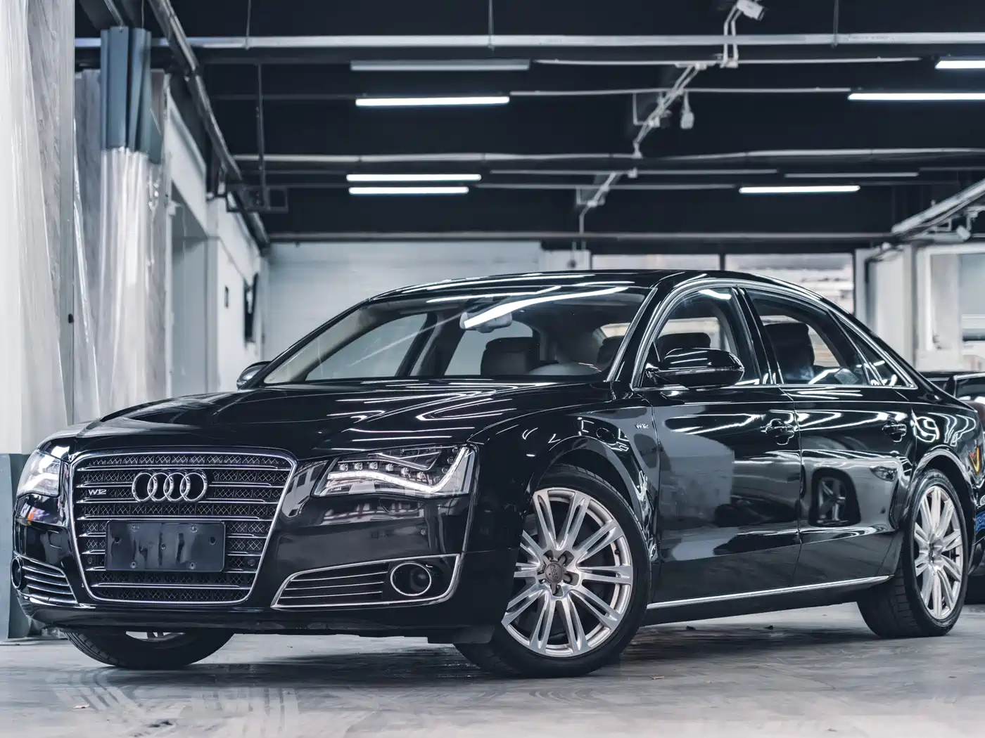 Audi A8 2011 A8L W12 6.3 FSI quattro