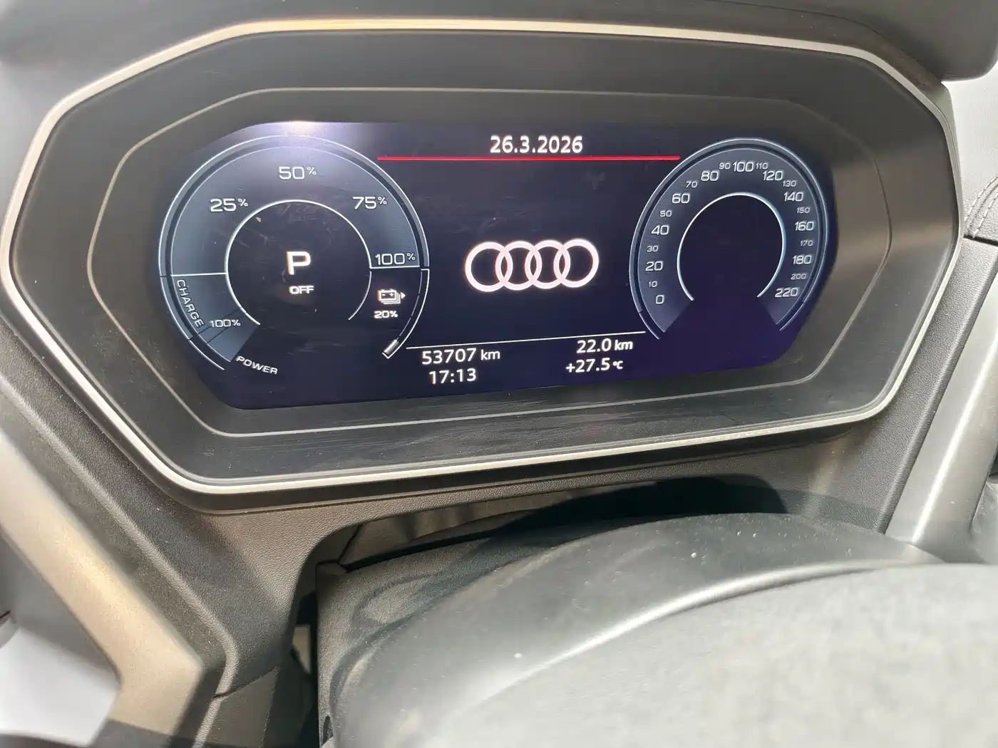 AUDI Q4 E TRON