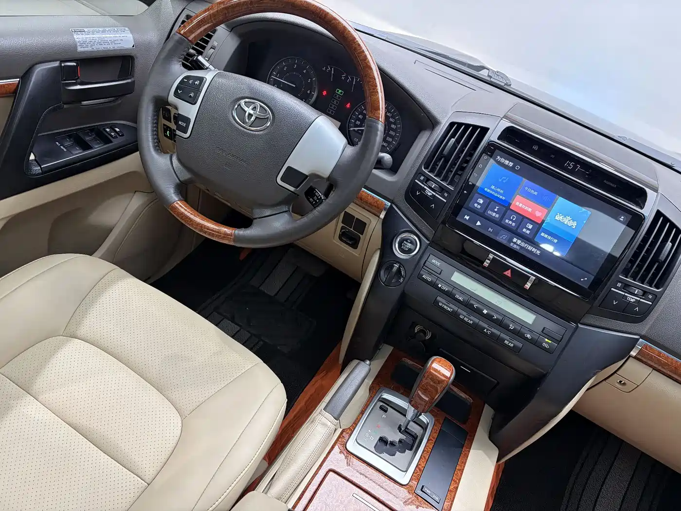 Toyota Land Cruiser (Import) фото 8