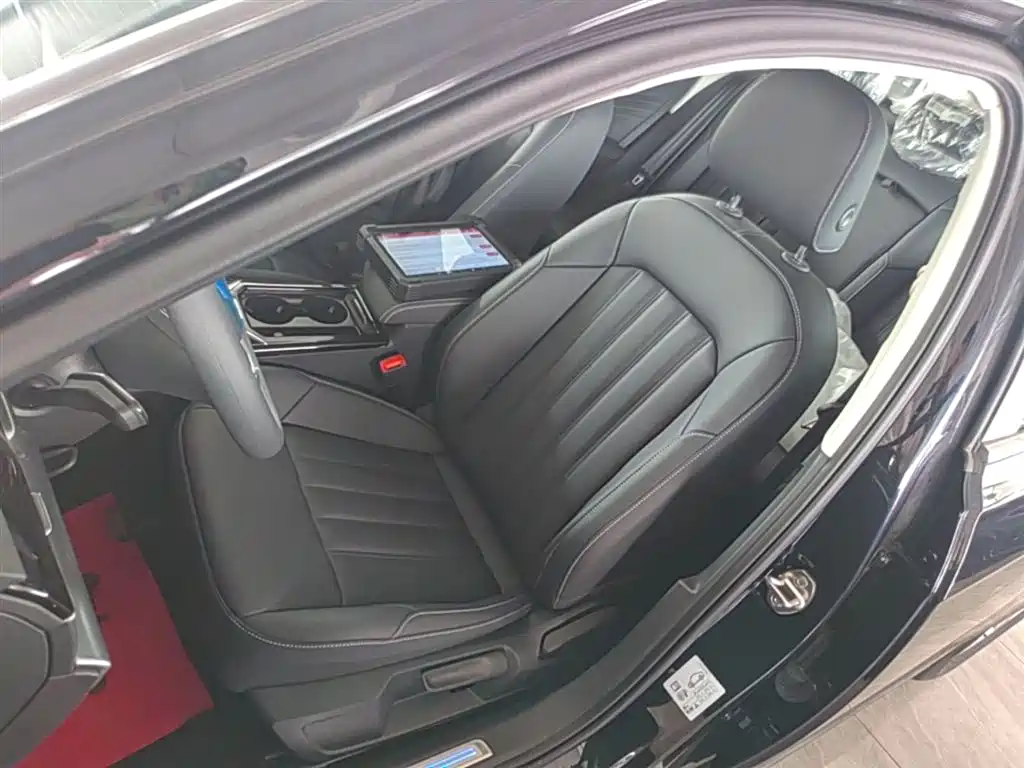 VOLKSWAGEN PASSAT NEW ENERGY