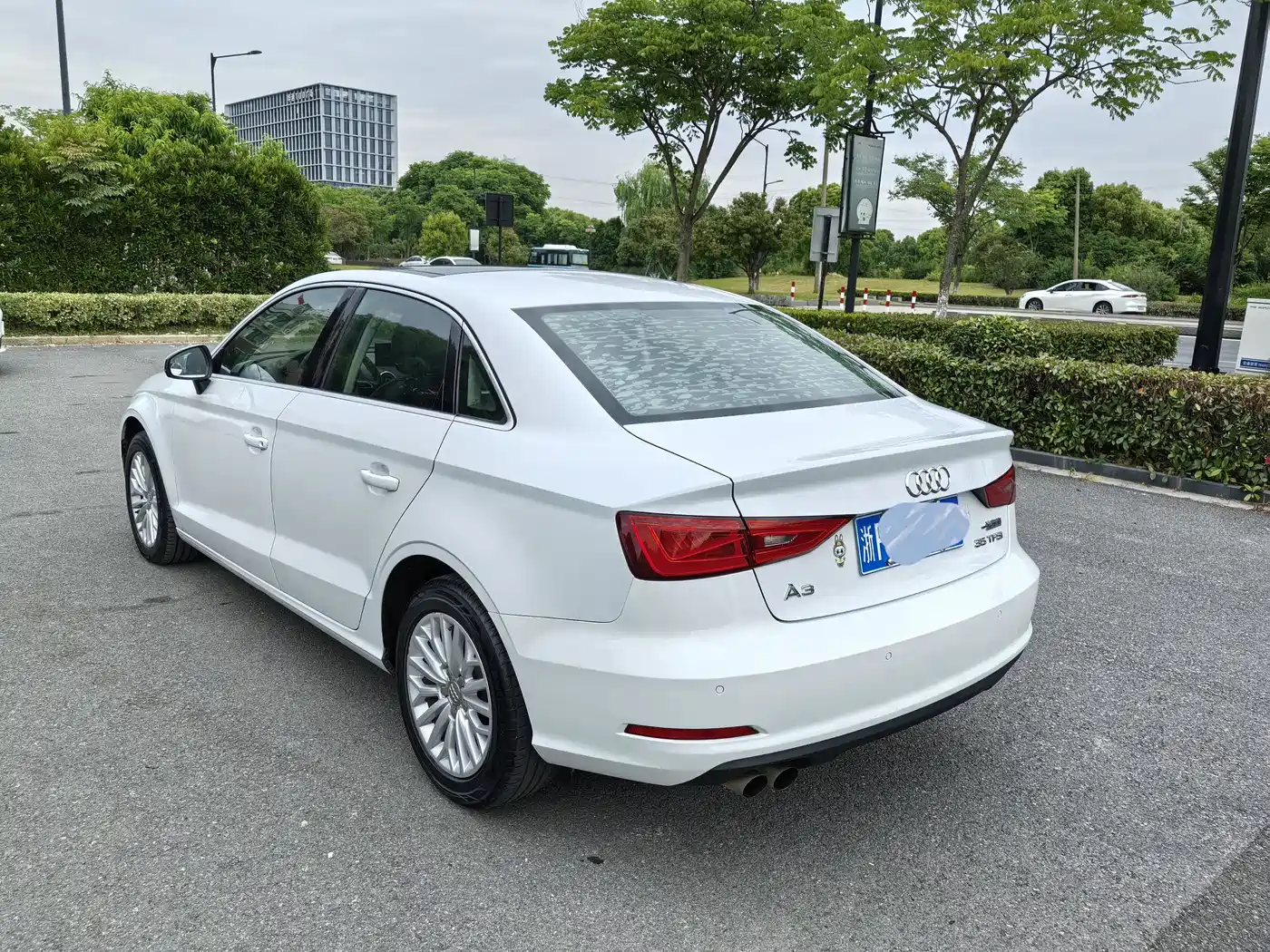 Audi A3 2016 Limousine 35 TFSI Leadership фото 3