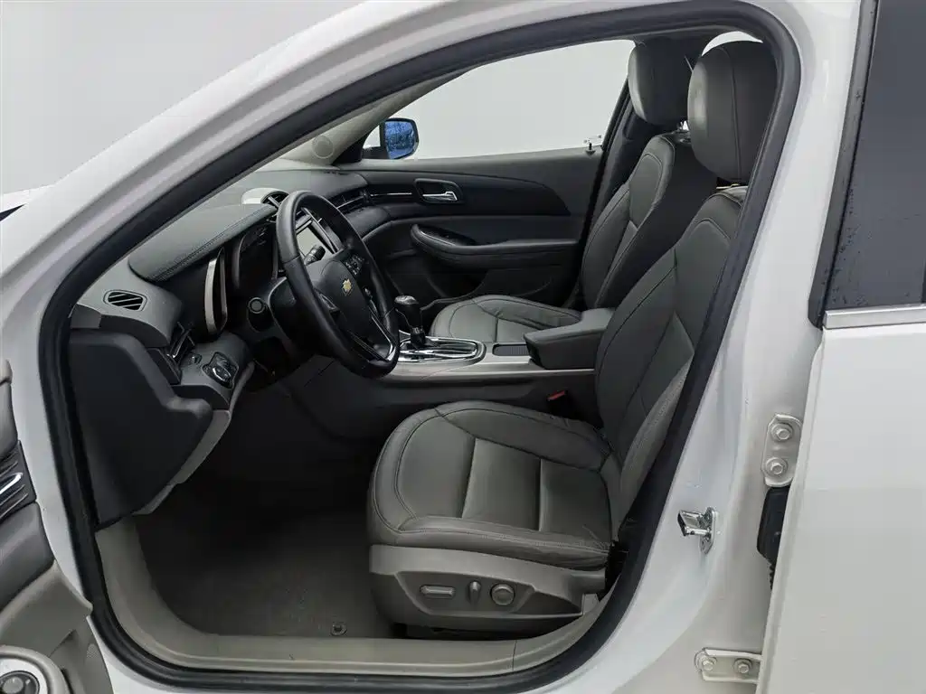 Chevrolet Malibu 2014 2.0L Automatic Luxury фото 10