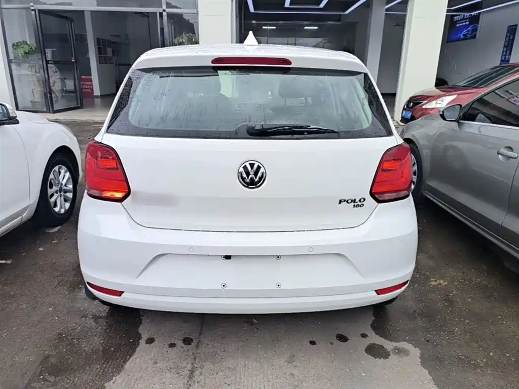Volkswagen Polo 2016 1.6L Automatic Comfort фото 6