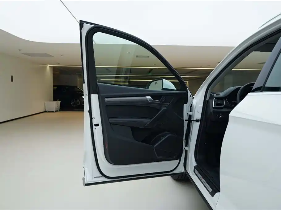 Audi Q5L 2021 40 TFSI Luxury Dynamic фото 16