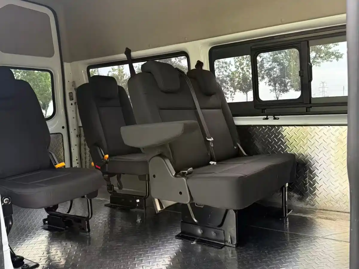 Jiangling JMC Fushun 2024 2022 2.0T Manual Multi-purpose Passenger Vehicle Medium Wheelbase High Roof 6-7 seater
