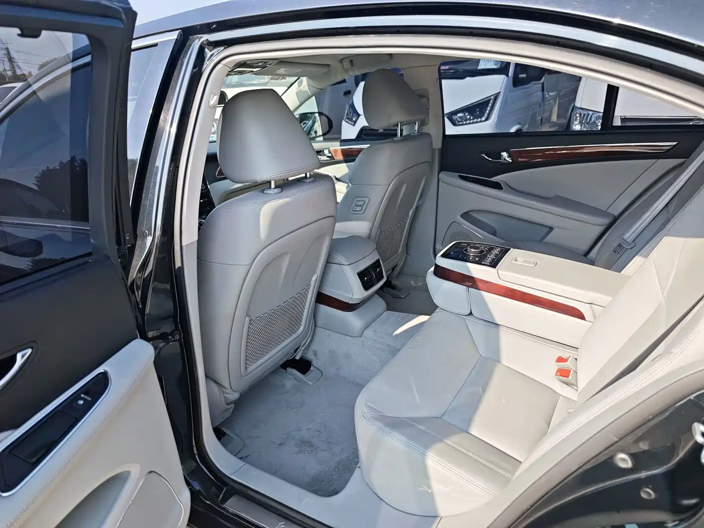 Hongqi H7 2017 2015 2.0T Luxury