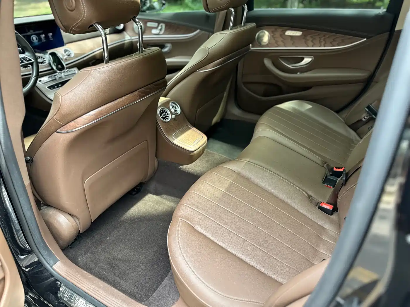 Mercedes-Benz E-Class 2023 E 300 L Fashion фото 14