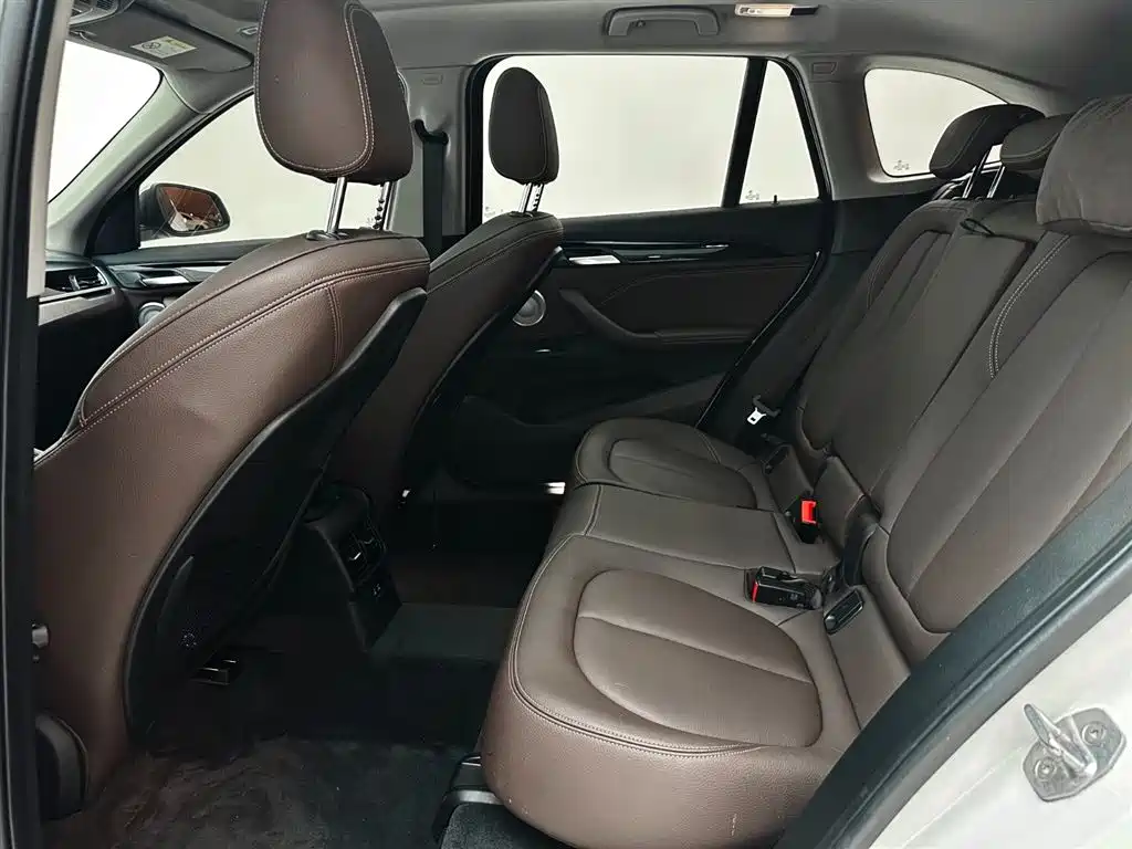 BMW X1 2022 sDrive20Li Fashion фото 22