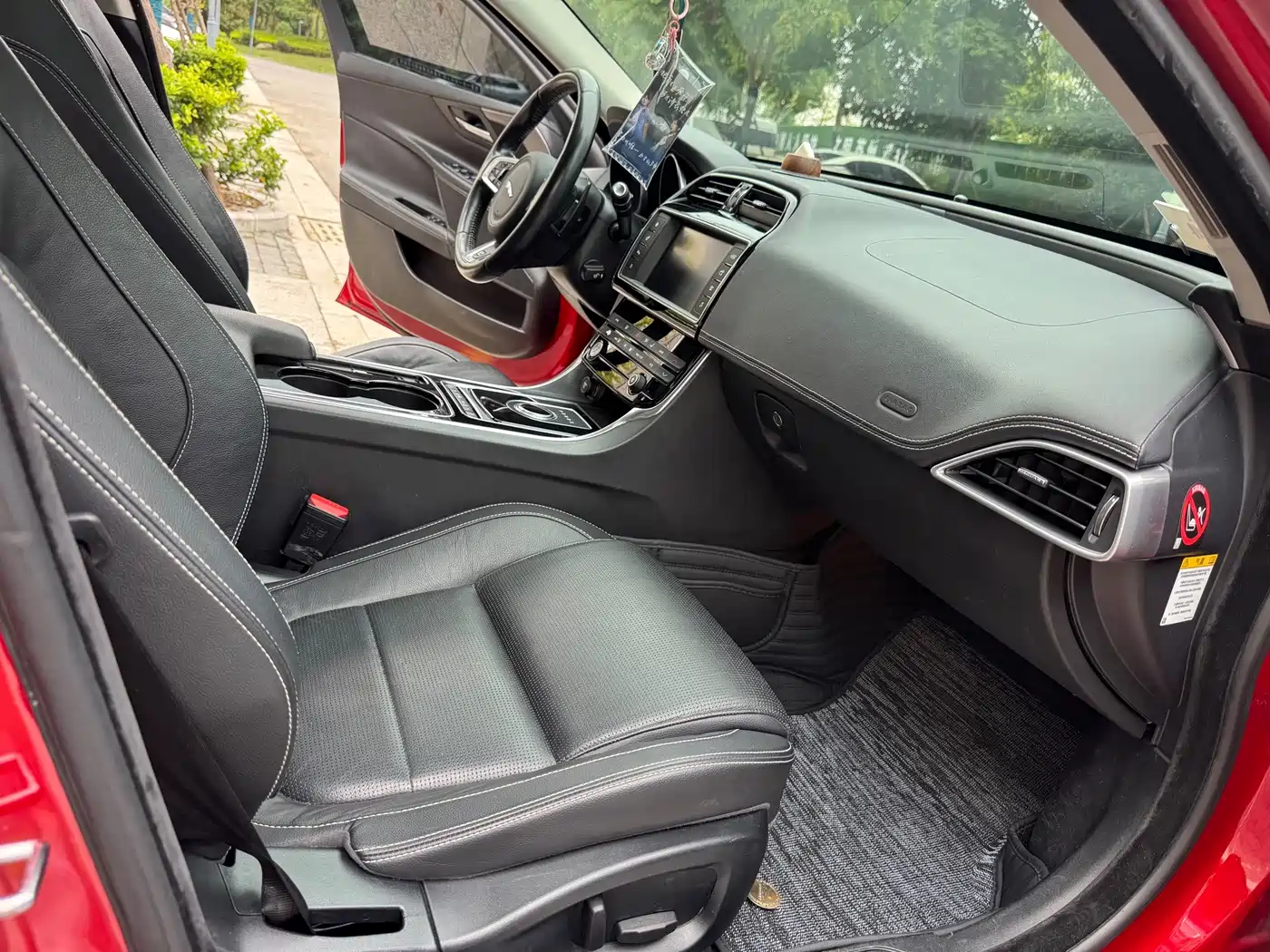 Jaguar XE 2016 2017 2.0T 200PS R-Sport