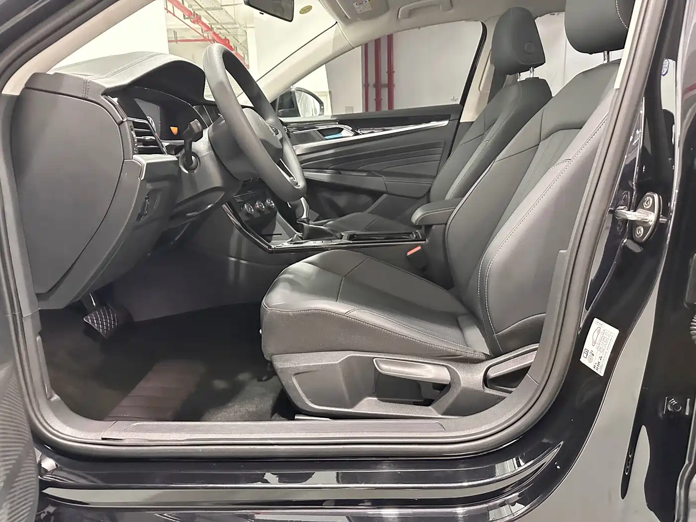 Volkswagen Passat 2024 280TSI Business Edition фото 15