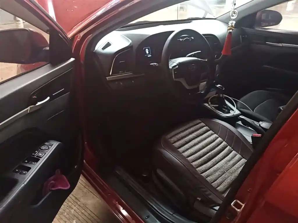 Hyundai Elantra 2016 Model 1.6L Automatic Smart Elite фото 16