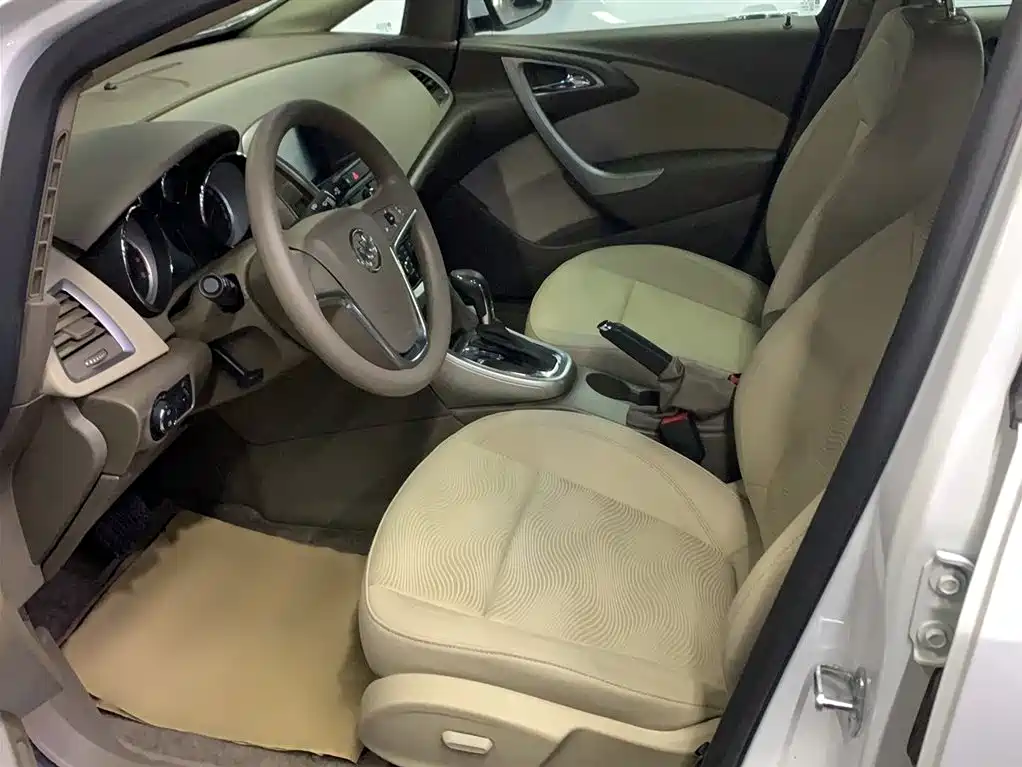 Buick Excelle 2013 GT 1.6L Automatic Fashion Edition фото 8